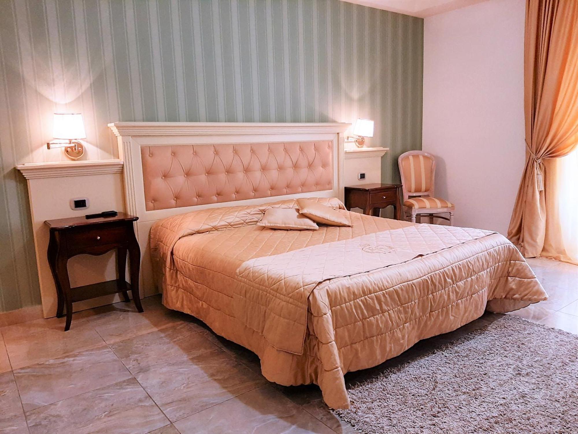 Regina Di Saba - Hotel Villa Per Ricevimenti Grottaminarda Zewnętrze zdjęcie