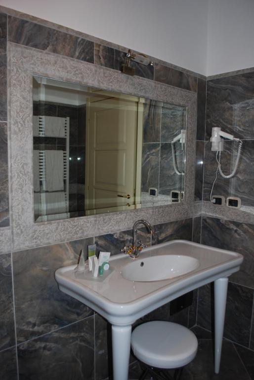 Regina Di Saba - Hotel Villa Per Ricevimenti Grottaminarda Pokój zdjęcie